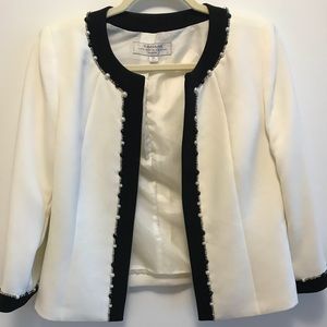 Tahari White Beaded Blazer NWOT Never Worn Size 6P